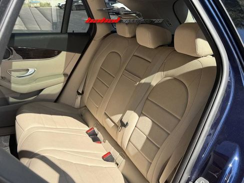 Used 2019 Mercedes-Benz GLC 300 4MATIC image 24