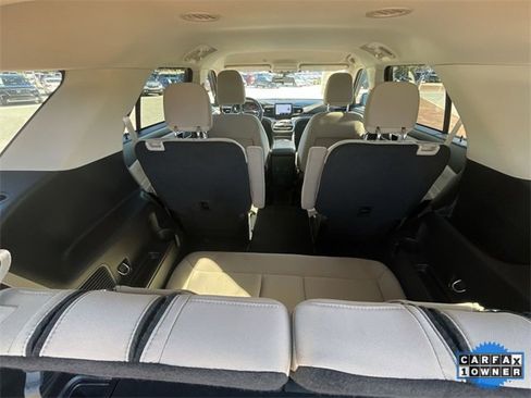 Used 2022 Ford Explorer XLT image 33
