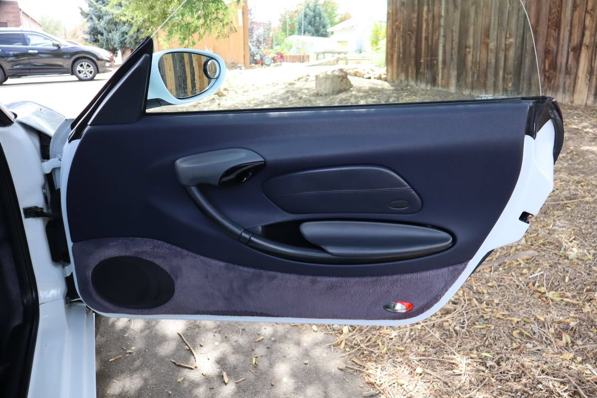 Used 1999 Porsche Boxster RWD image 36
