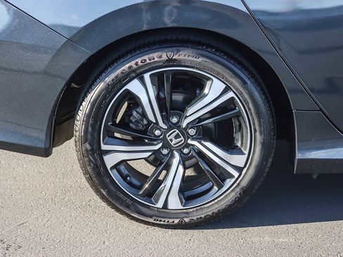 Used 2018 Honda Civic Touring image 9