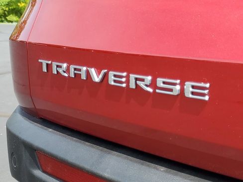 Used 2025 Chevrolet Traverse LT w/ Driver Confidence Package FWD image 36