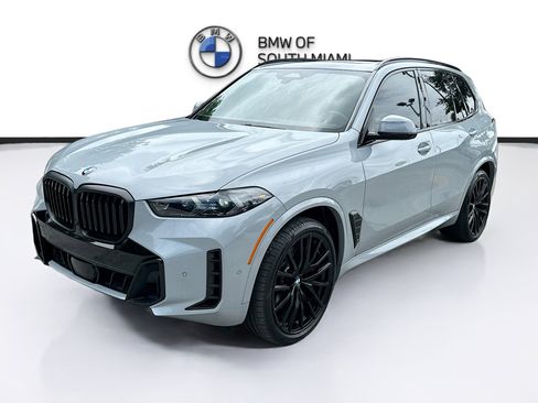 Certified 2024 BMW X5 sDrive40i w/ M Sport Package RWD image 3