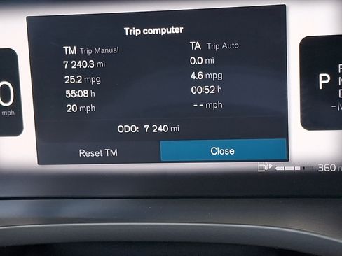 Used 2025 Volvo XC60 B5 Plus w/ Protection Package Premier AWD/4WD image 18