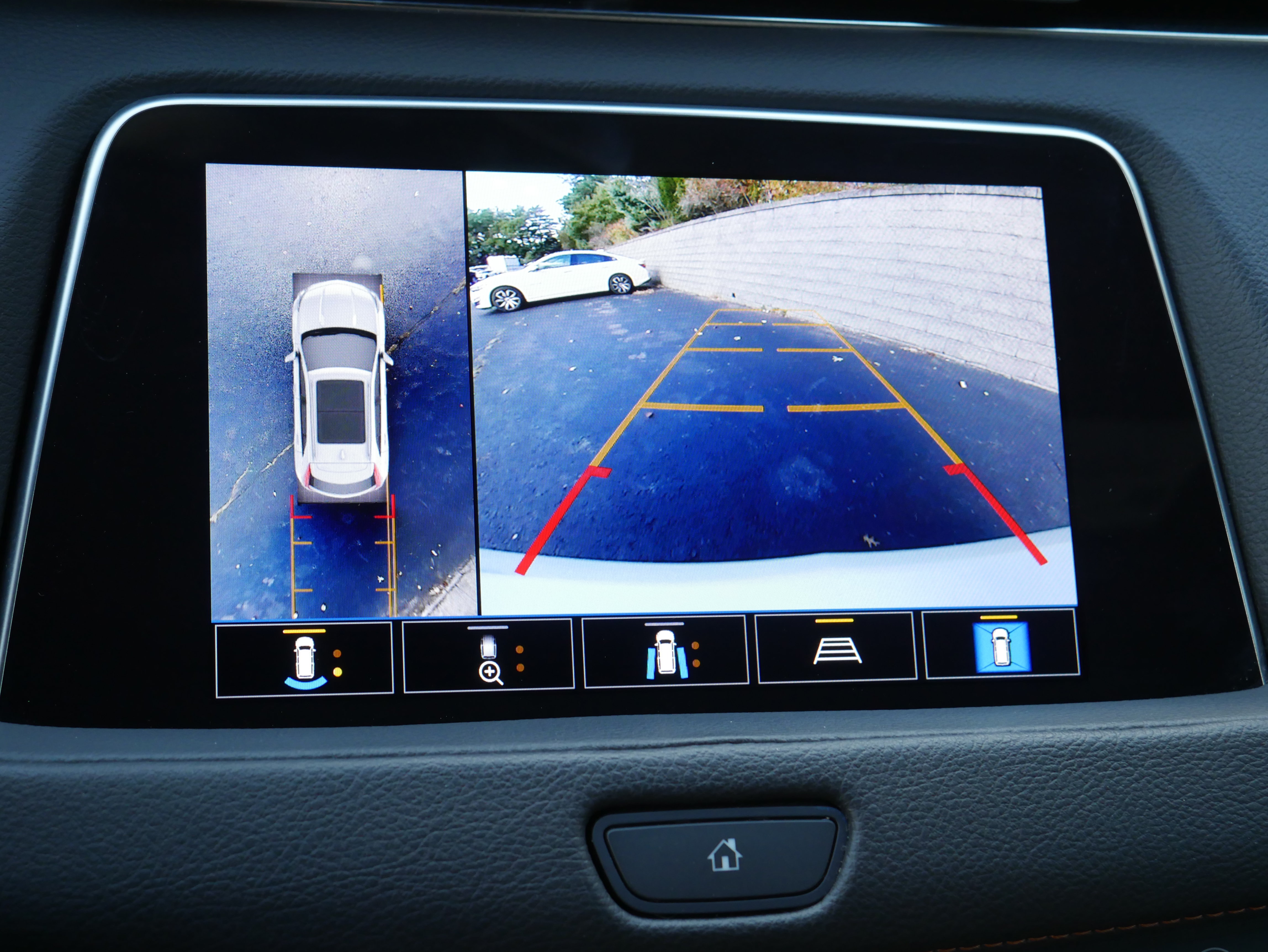 Used 2023 Cadillac XT4 Sport AWD/4WD image 19