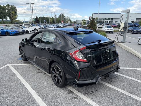 Used 2017 Honda Civic Sport image 6
