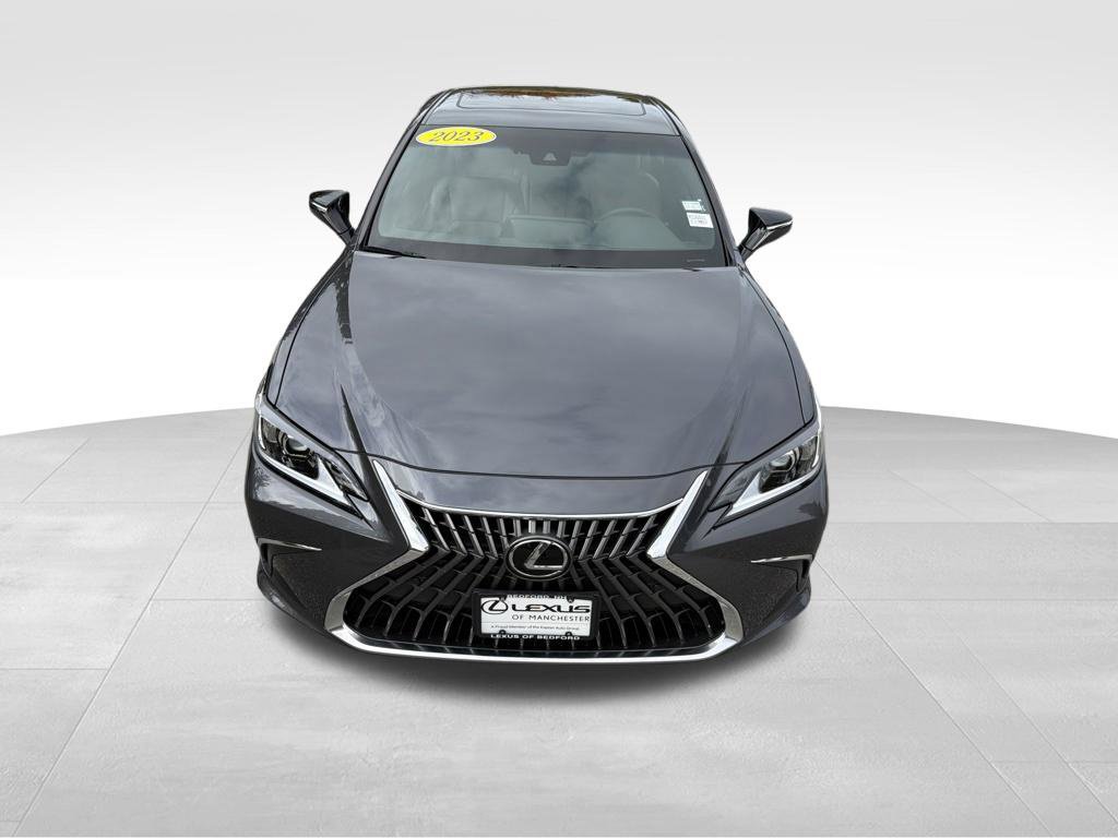 Used 2023 Lexus ES 350 w/ Premium Package FWD image 2