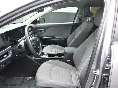 Used 2025 Kia K4 EX FWD image 11