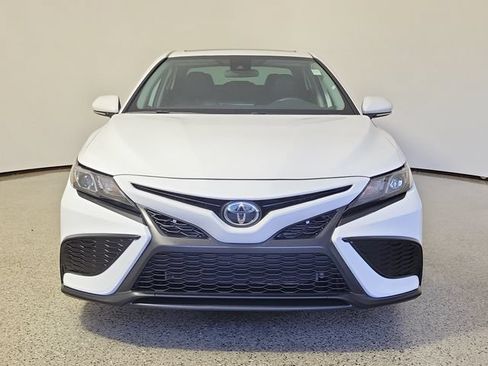 Used 2024 Toyota Camry SE FWD image 3
