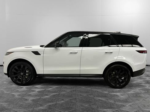 Used 2023 Land Rover Range Rover Sport SE image 2