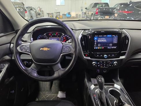 Used 2020 Chevrolet Traverse LT w/ LT Premium Package AWD/4WD image 5