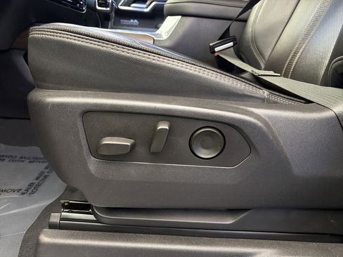 Used 2023 Chevrolet Silverado 1500 High Country w/ Technology Package image 13