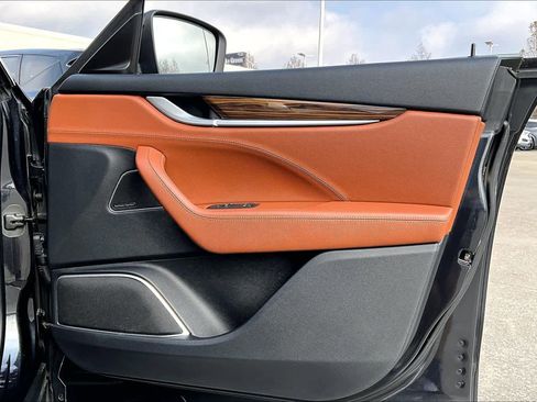 Used 2019 Maserati Levante S GranSport image 21