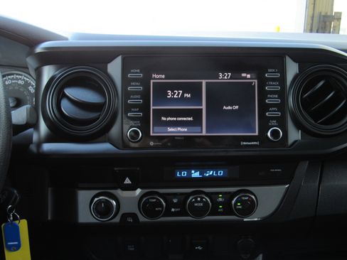 Used 2022 Toyota Tacoma SR image 22