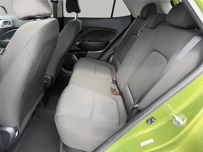 Used 2022 Hyundai Venue SE FWD image 22