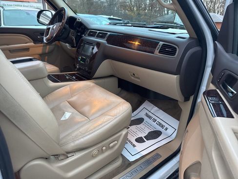 Used 2011 GMC Yukon Denali image 17