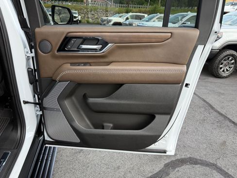 New 2026 GMC Yukon XL Denali Ultimate AWD/4WD image 23