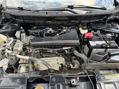 Used 2017 Nissan Rogue SV w/ SV Premium Package AWD/4WD image 38