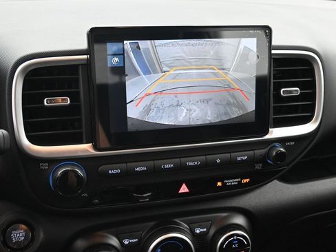 Used 2026 Hyundai Venue SEL FWD image 16
