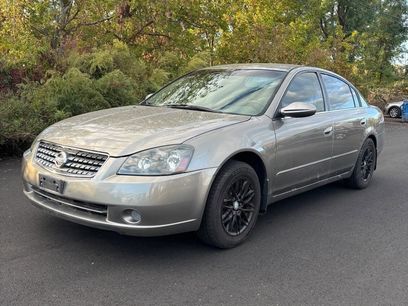 Used 2005 Nissan Altima 2.5 S w/ (S02) Side Airbags Pkg