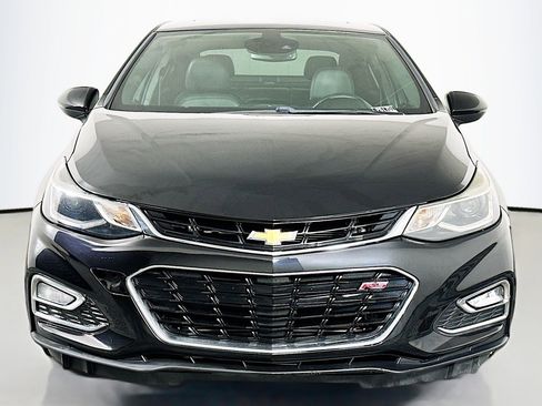 Used 2018 Chevrolet Cruze Premier image 2