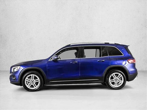Used 2022 Mercedes-Benz GLB 250 4MATIC w/ Premium Package Lite image 9