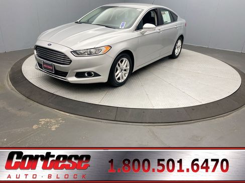 Used 2014 Ford Fusion SE w/ Equipment Group 202A FWD image 1