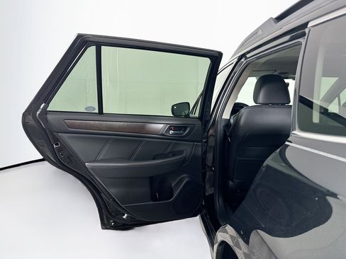 Used 2018 Subaru Outback 2.5i Limited image 27