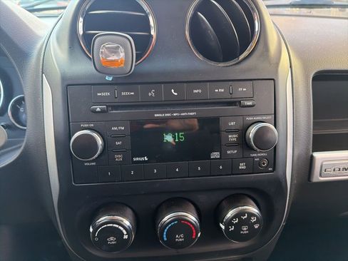 Used 2016 Jeep Compass Latitude image 24