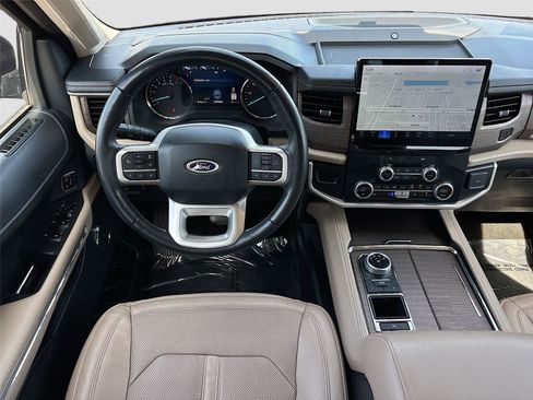 Used 2024 Ford Expedition Limited image 28