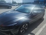 Used 2022 Hyundai Elantra Limited w/ Preferred Accessory Package image 4
