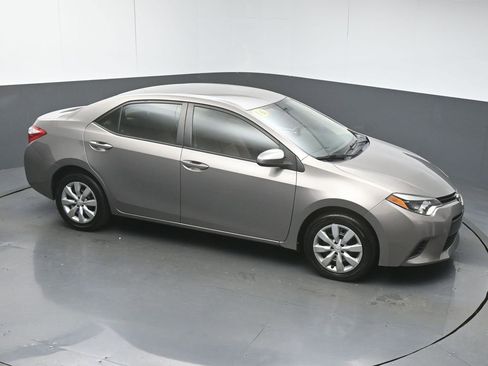 Used 2016 Toyota Corolla L image 37
