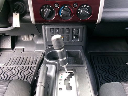 Used 2007 Toyota FJ Cruiser 2WD image 33