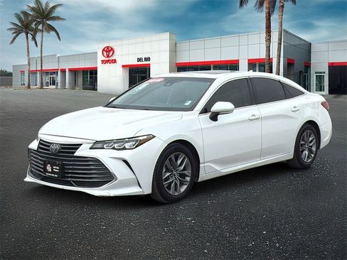 Used 2019 Toyota Avalon XLE image 6