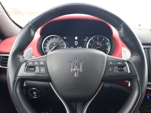 Used 2022 Maserati Levante Modena image 14