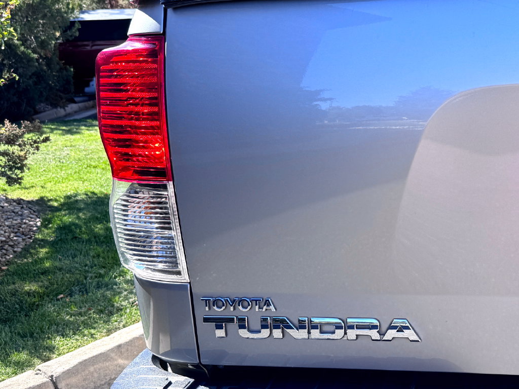 Used 2012 Toyota Tundra Limited w/ Memory Pkg AWD/4WD image 8