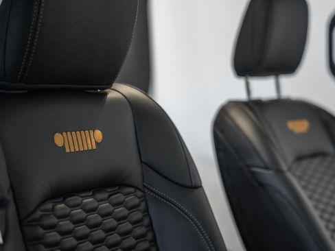 New 2025 Jeep Gladiator Sport image 30