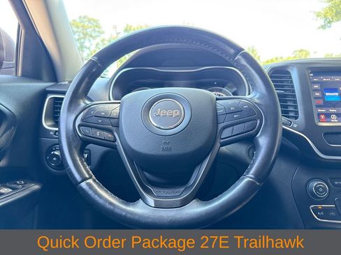Used 2019 Jeep Cherokee Trailhawk AWD/4WD image 14