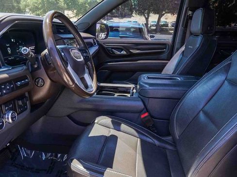 Used 2022 GMC Yukon XL Denali w/ Denali Premium Package RWD image 19