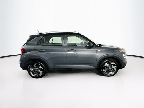 Used 2025 Hyundai Venue Limited FWD image 10