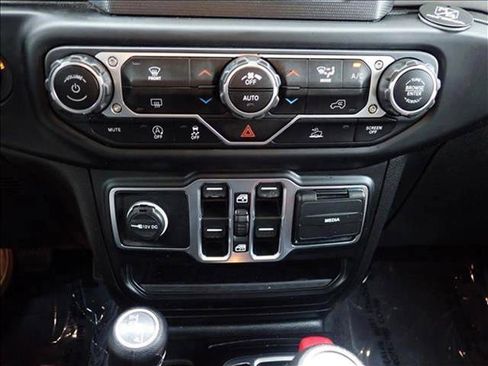 Used 2021 Jeep Wrangler Unlimited Sport AWD/4WD image 17