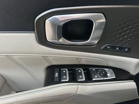 Used 2024 Kia Sorento SX Prestige image 11