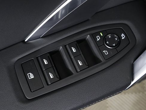 Used 2024 BMW X1 xDrive28i w/ Convenience Package image 40