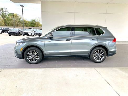 Used 2023 Volkswagen Tiguan SE image 8