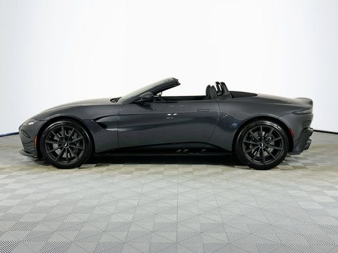 Used 2021 Aston Martin V8 Vantage Roadster RWD image 17