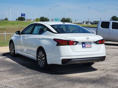New 2026 Nissan Altima 2.5 SV