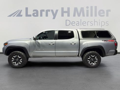 Used 2021 Toyota Tacoma TRD Off-Road w/ Technology Package image 2