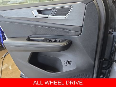 Used 2025 Volkswagen Atlas Cross Sport SE AWD/4WD image 27