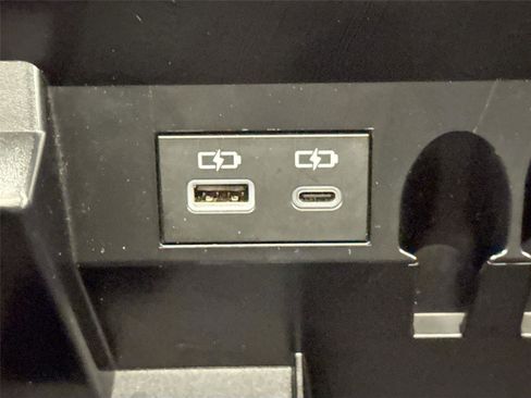 Used 2023 Toyota Tundra Limited w/ Power Package AWD/4WD image 35