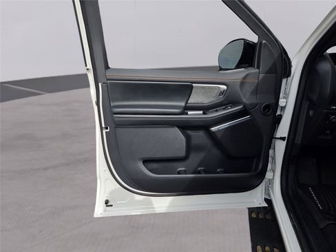 Used 2025 Ford Expedition Tremor image 11