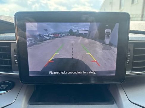 Used 2023 Ford Explorer XLT w/ Equipment Group 202A AWD/4WD image 15